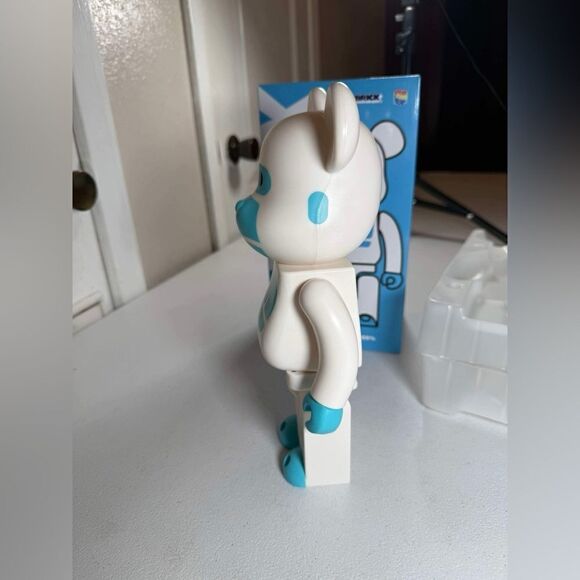 Medicom Toy BE@RBRICK XLARGE Little Friend White 400% - Picture 3 of 9
